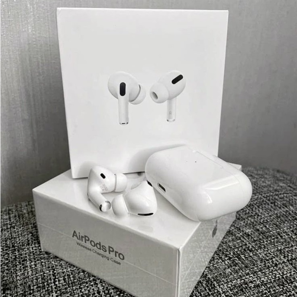 Apple AirPods Pro with White Charging Case